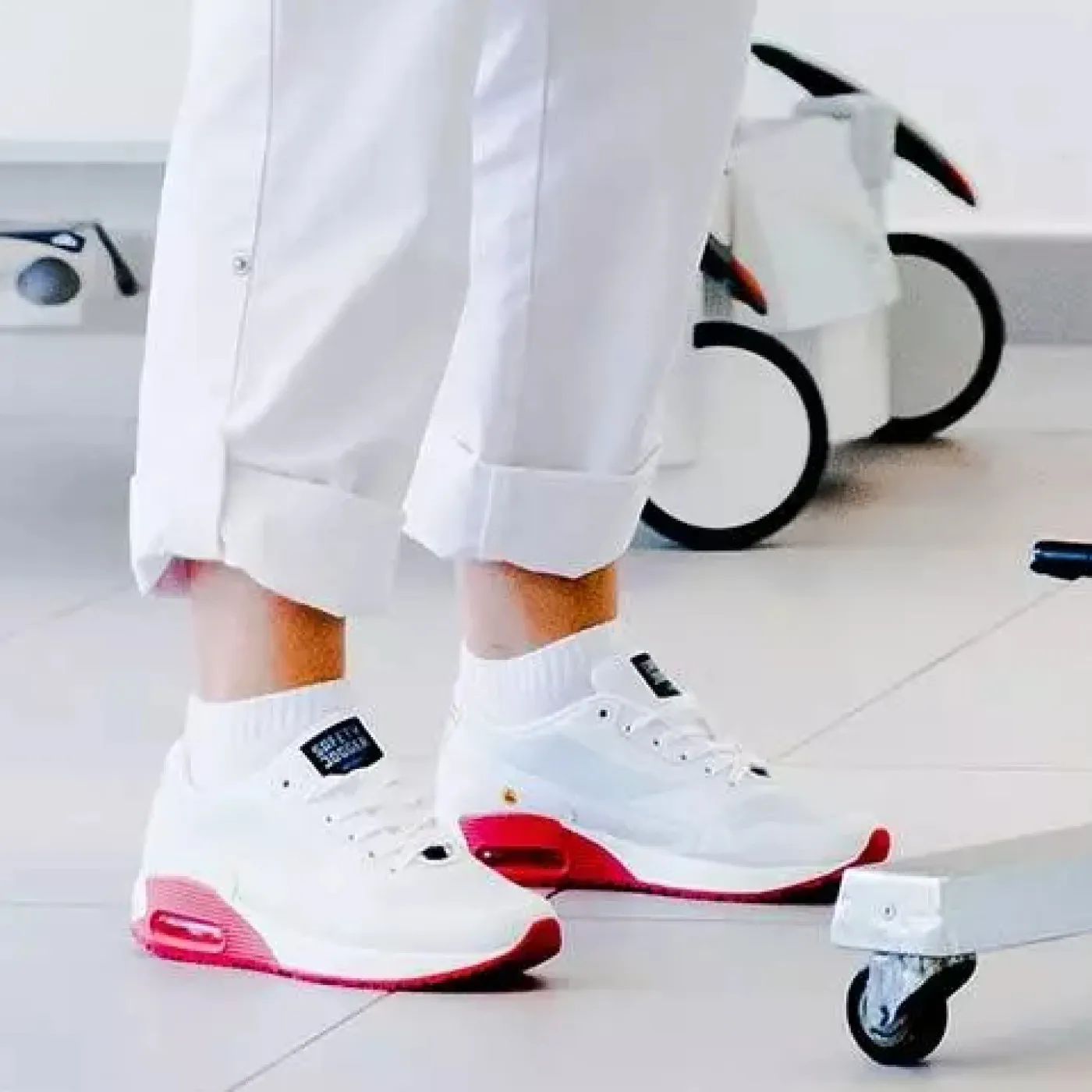 Pantofi de lucru ELA O1 ESD SRC / Safety Jogger / Încălțăminte sport de protecție, casual și timp liber