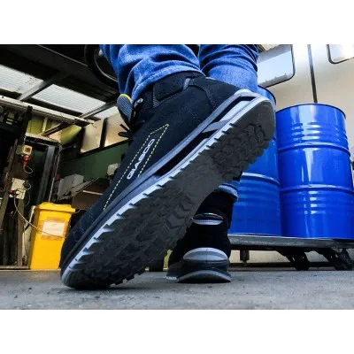 Bocanci de protecție BORNEO S3 SRC ESD / Giasco / Pantofi de protecție, outdoor și de lucru
