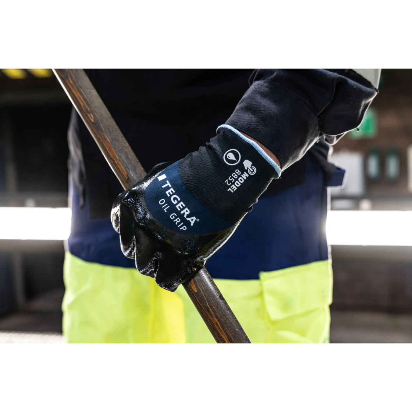 Mănuși de protecție la căldură TEGERA OIL GRIP 8852 / Tegera / Mănuși de protecție la căldură