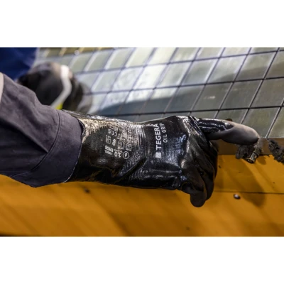 Mănuși rezistente la tăiere TEGERA OIL GRIP 8858 / Tegera / Mănuși de protecție antităiere, antiînțepare