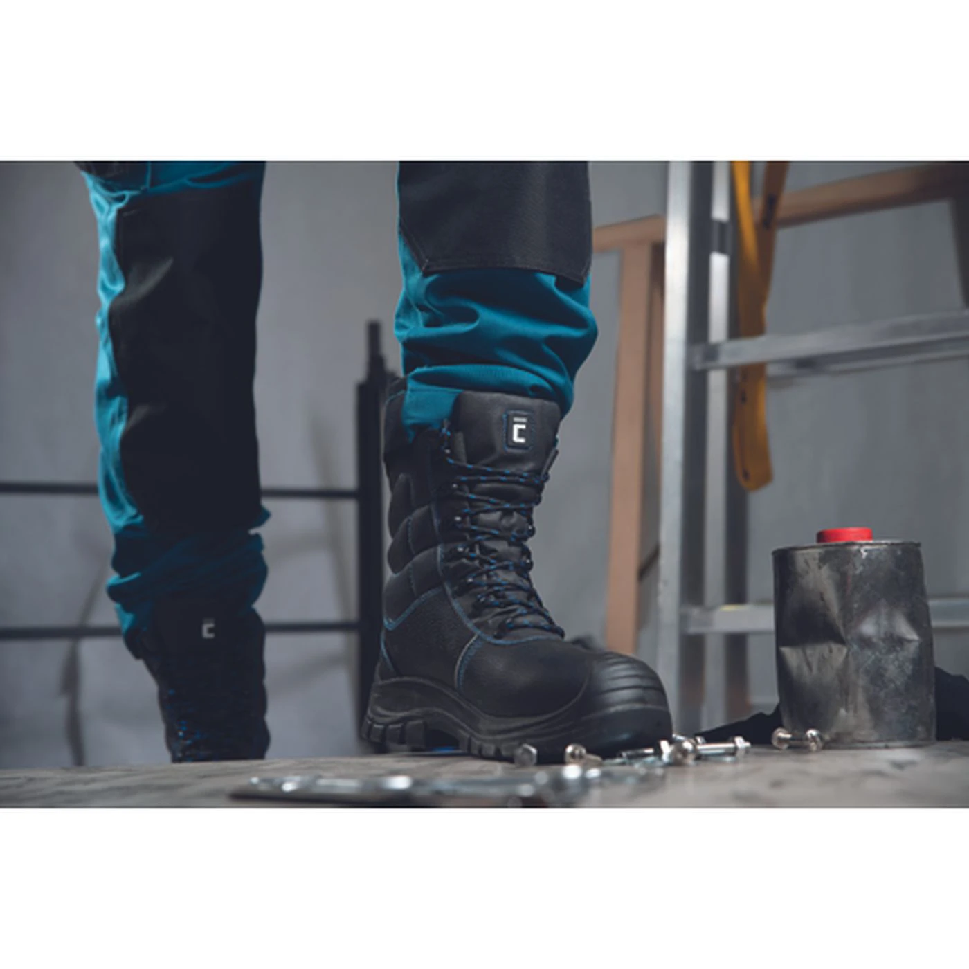 Bocanci înalți de lucru RAVEN XT O2 SRC / Cerva / Bocanci de protecție și ghete de lucru