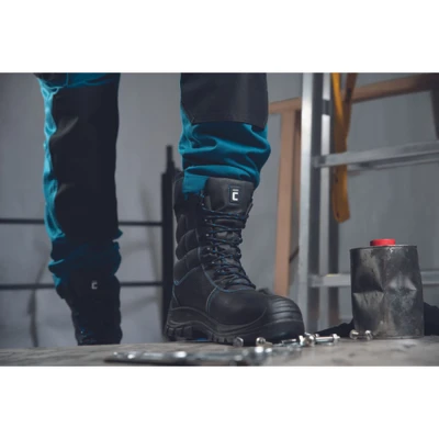 Bocanci înalți de lucru RAVEN XT O2 SRC / Cerva / Bocanci de protecție și ghete de lucru