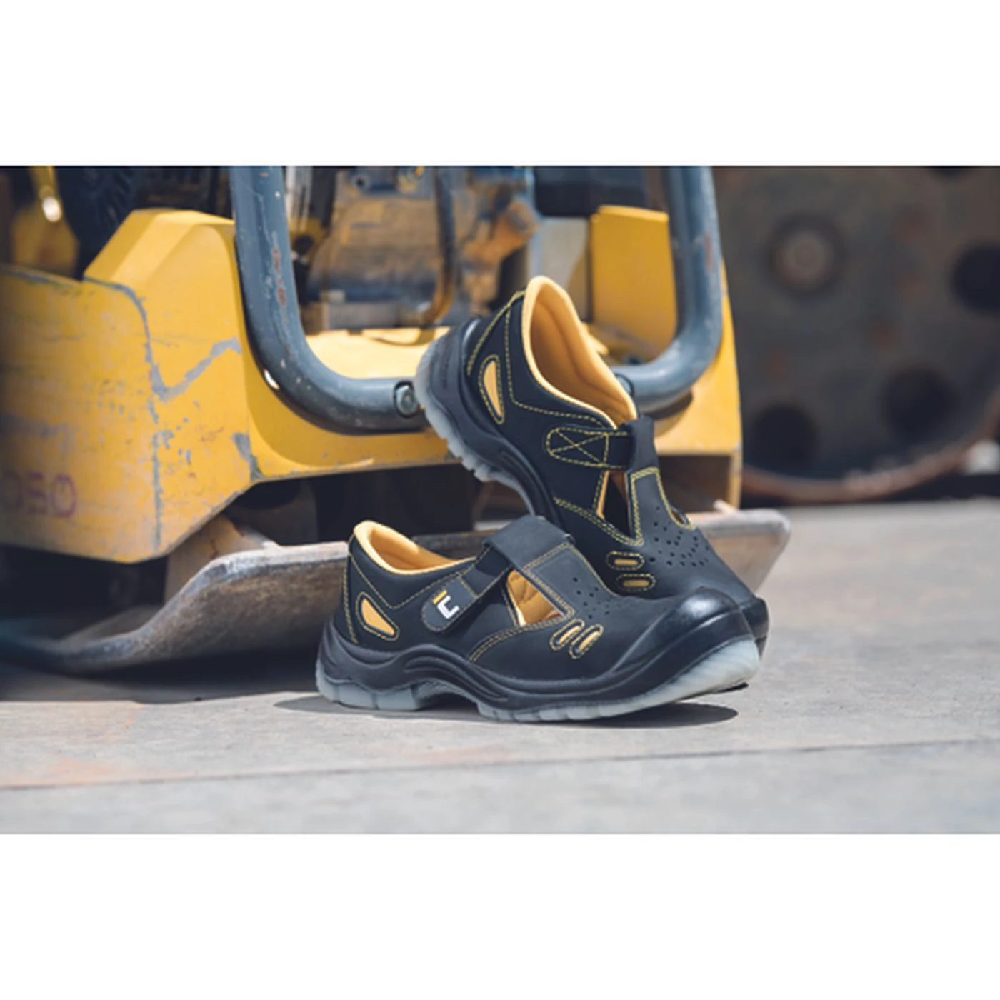 Sandale de protecție BK TPU MF S1P SRC / Cerva / Încălțăminte de protecție S1P