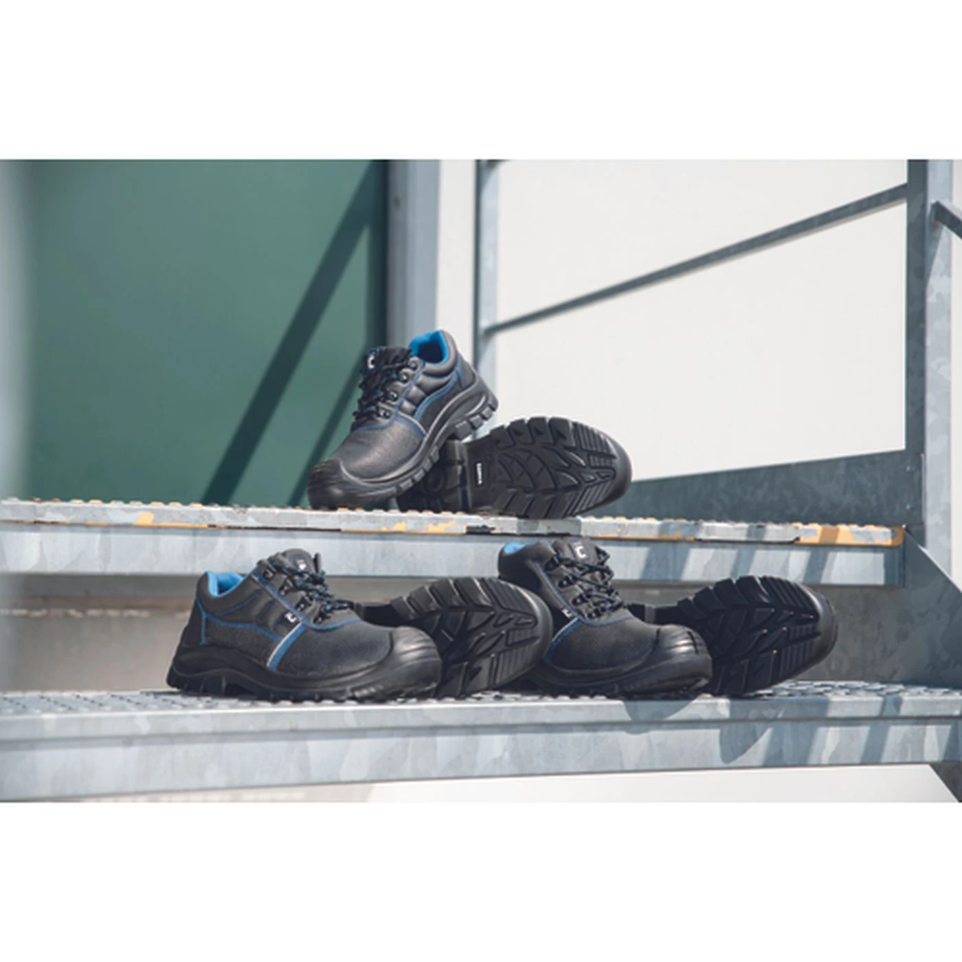 Pantofi de protecție RAVEN XT S1P SRC / Cerva / Încălțăminte de protecție S1P