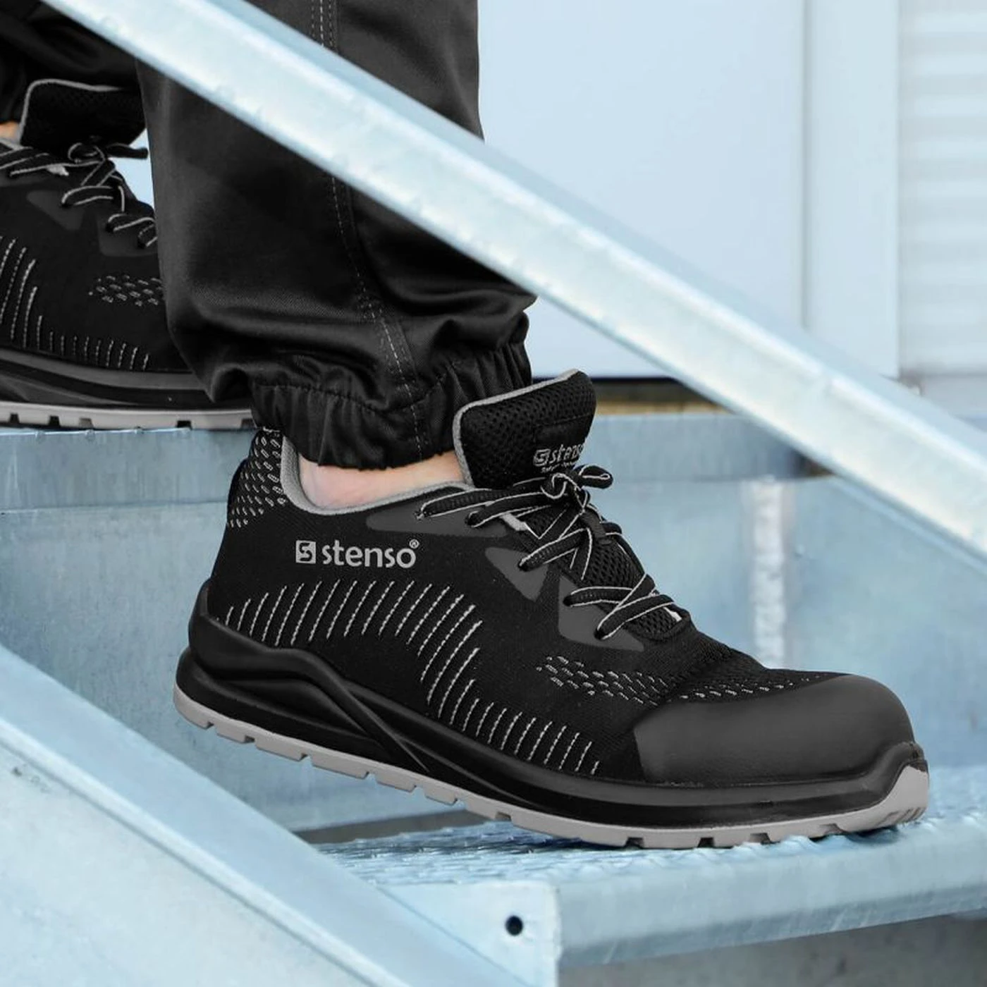 Pantofi de protecție RACE PRO BLACK S1PS MF SR / Stenso / Încălțăminte de protecție S1PS