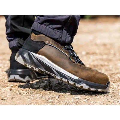 Bocanci de protecție MAKALU S3 CI WR SRC / Giasco / Bocanci de protecție și ghete de lucru